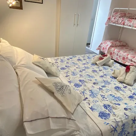 Centro Storico 5 Mins From Port Casa Celeste شقة ليباري